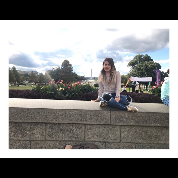 Meet your Posher, Itzel - Picture 1 of 1